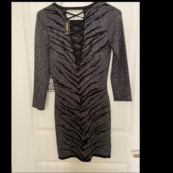 METALLIC LACE-UP BACK JACQUARD BODYCON DRESS - Picture 4 of 4